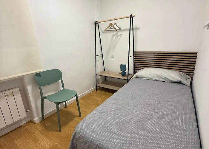 Lejlighed Junto A La Real Y Antigua En *